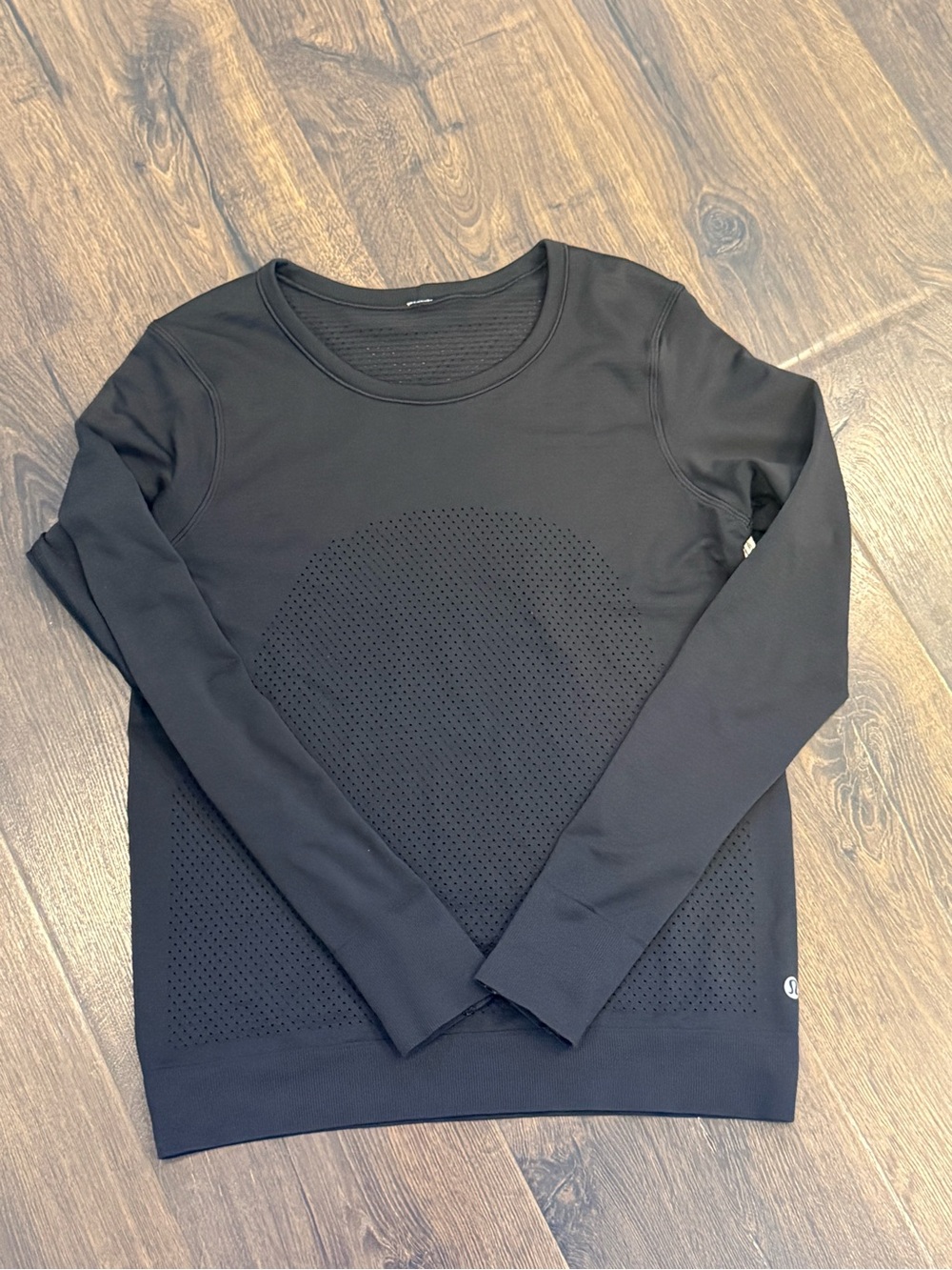 Lululemon Black Perforated Mesh Long Sleeve Top Women’s Size 4